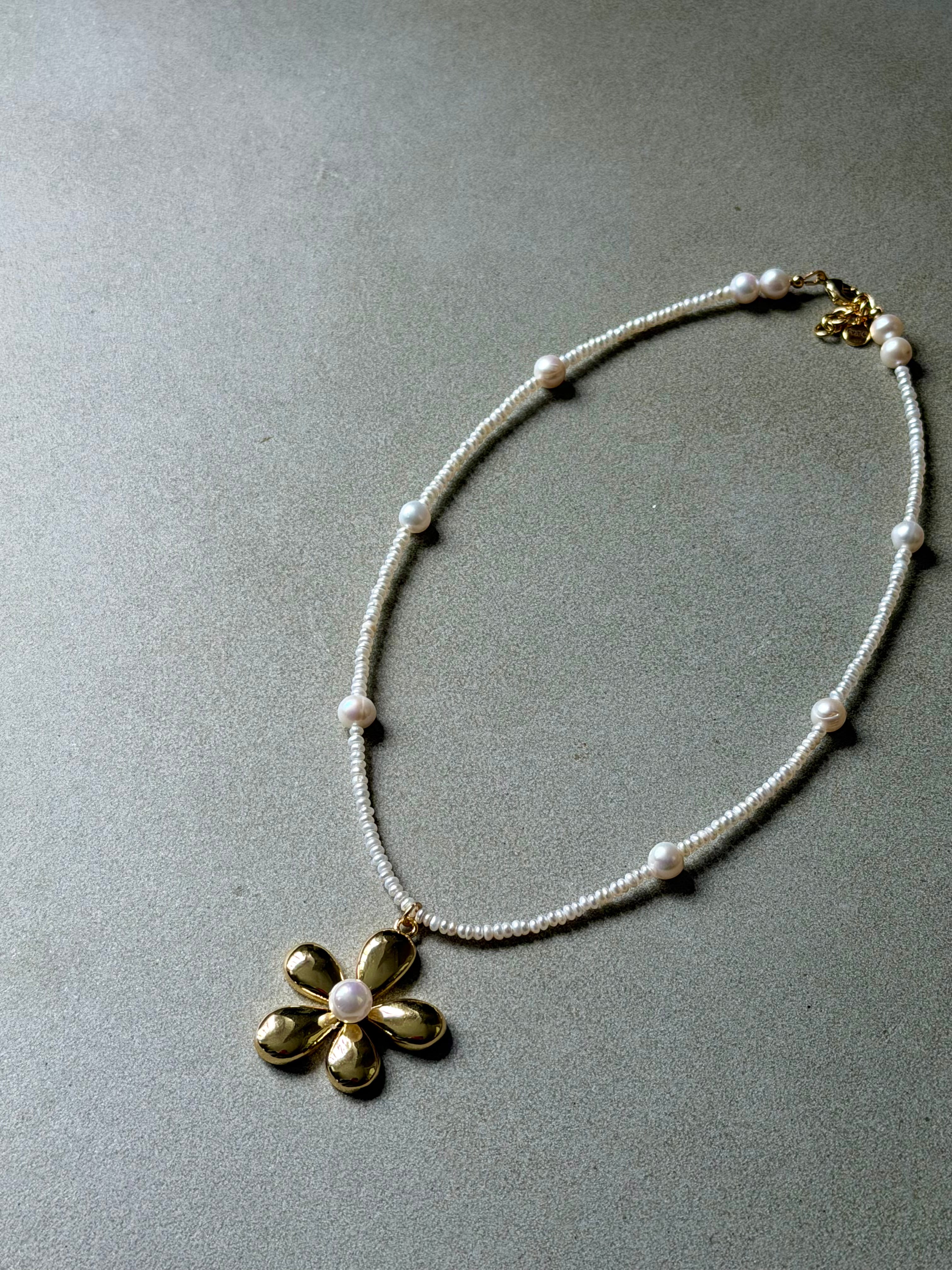 Pearl Daisy Necklace